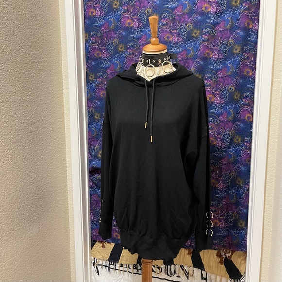 🌈 Amazing modern street studded hoodie - Picture 3 of 11